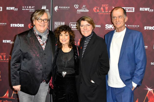 ABBkoeln: Hans-Peter Wilhelm Hape Kerkeling , Isabel Varell, Bettina Maria Böttinger, Georg Uecker zu Gast auf dem roten Teppich bei der Charity Aids Gala im Musical Dome Koeln am 01.12.2025 NRW Deutschland