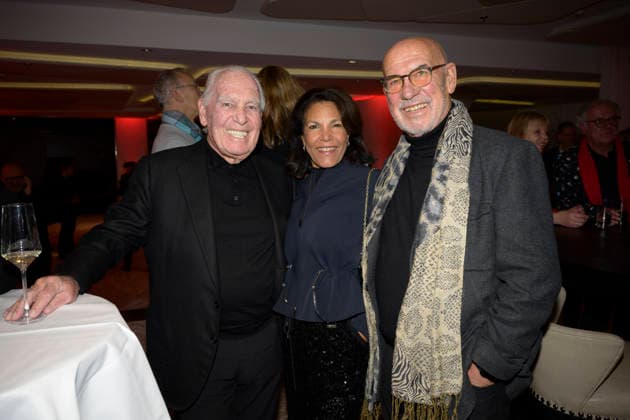 v.l. Harry Lindmeyer (Herrenausstatter), Shirley und Otto Retzer - Fritz Egner präsentiert sein Buch Mein Leben zwischen Rhythm & Blues im Hotel Vier Jahreszeiten Kempinski, München am 1.12.2025