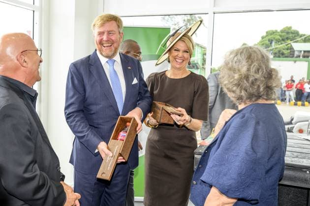 Paramaribo, The Netherlands, 2025-12-02 14:44:38 PARAMARIBO, December 2, 2025, Fernandes. King Willem-Alexander and Queen Maxima are paying a state visit to the Republic of Suriname at the invitation of President Jennifer Geerlings-Simons. At the Fernandes family business s bottling plant, King Willem-Alexander and Queen Maxima will be given a tour of the modern facility, where they will be given an explanation of the bottling process for Suriname s most famous drink. PHOTO: NLBeeld Patrick van Emst Credit: NL Beeld Patrick van Emst  Copyright: xx x