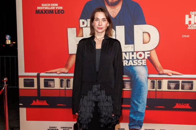 Premiere - Der Held vom Bahnhof Friedrichstrasse - Christiane Paul bei der Kinopremiere von Der Held vom Bahnhof Friedrichstrasse im Delphi-Filmpalast am 02.12.2025 in Berlin. Copyright: xEventpressxKochanx