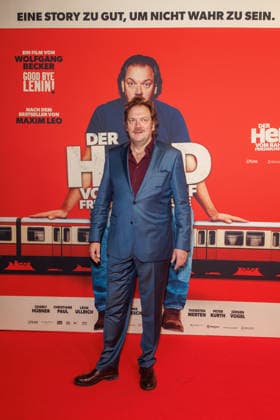 Premiere - Der Held vom Bahnhof Friedrichstrasse - Charly Hübner bei der Kinopremiere von Der Held vom Bahnhof Friedrichstrasse im Delphi-Filmpalast am 02.12.2025 in Berlin. Copyright: xEventpressxKochanx