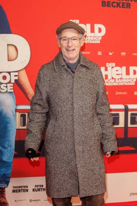 Premiere - Der Held vom Bahnhof Friedrichstrasse - Dani Levy bei der Kinopremiere von Der Held vom Bahnhof Friedrichstrasse im Delphi-Filmpalast am 02.12.2025 in Berlin. Copyright: xEventpressxKochanx