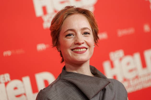 Premiere - Der Held vom Bahnhof Friedrichstrasse - Leonie Benesch bei der Kinopremiere von Der Held vom Bahnhof Friedrichstrasse im Delphi-Filmpalast am 02.12.2025 in Berlin. Copyright: xEventpressxKochanx