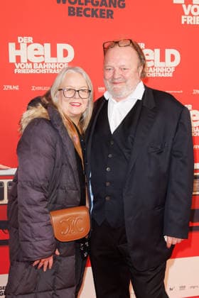 Premiere - Der Held vom Bahnhof Friedrichstrasse - Manuela Stehr und Stefan Arndt bei der Kinopremiere von Der Held vom Bahnhof Friedrichstrasse im Delphi-Filmpalast am 02.12.2025 in Berlin. Copyright: xEventpressxKochanx