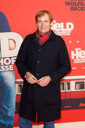 Premiere - Der Held vom Bahnhof Friedrichstrasse - Lars Kraume bei der Kinopremiere von Der Held vom Bahnhof Friedrichstrasse im Delphi-Filmpalast am 02.12.2025 in Berlin. Copyright: xEventpressxKochanx