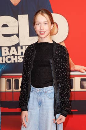 Premiere - Der Held vom Bahnhof Friedrichstrasse - Helena Landau bei der Kinopremiere von Der Held vom Bahnhof Friedrichstrasse im Delphi-Filmpalast am 02.12.2025 in Berlin. Copyright: xEventpressxKochanx