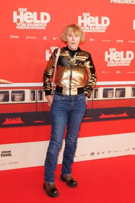 Premiere - Der Held vom Bahnhof Friedrichstrasse - Rosa Enskat bei der Kinopremiere von Der Held vom Bahnhof Friedrichstrasse im Delphi-Filmpalast am 02.12.2025 in Berlin. Copyright: xEventpressxKochanx