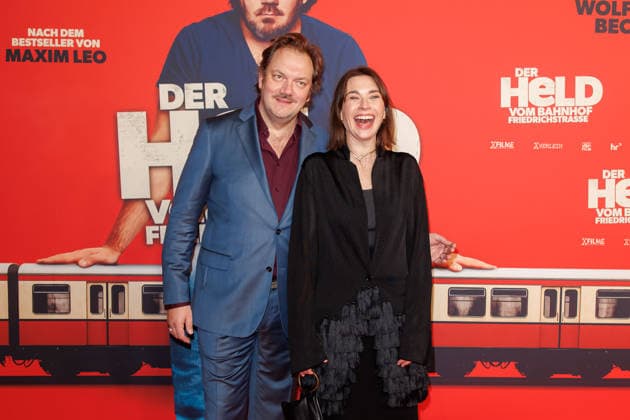 Premiere - Der Held vom Bahnhof Friedrichstrasse - Charly Hübner und Christiane Paul bei der Kinopremiere von Der Held vom Bahnhof Friedrichstrasse im Delphi-Filmpalast am 02.12.2025 in Berlin. Copyright: xEventpressxKochanx