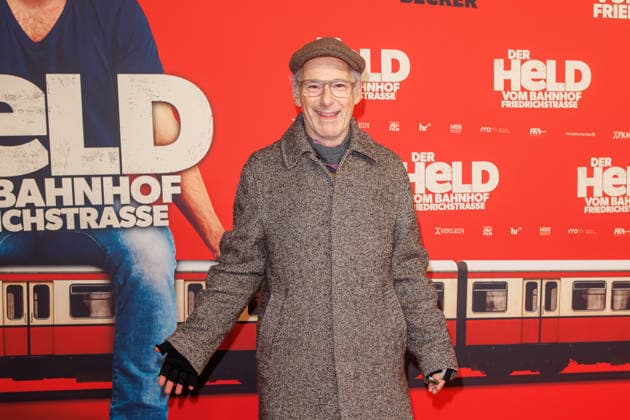 Premiere - Der Held vom Bahnhof Friedrichstrasse - Dani Levy bei der Kinopremiere von Der Held vom Bahnhof Friedrichstrasse im Delphi-Filmpalast am 02.12.2025 in Berlin. Copyright: xEventpressxKochanx