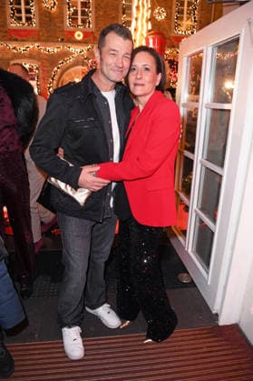 Achim Petry mit Ehefrau Giovanna Cali - KATY™S X-MAS WONDERLAND by Kate Merlan in der Wolkenburg Eventlocation in Köln am 02.12.2025