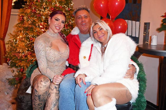 Kate Merlan, Frank Fussbroich mit Ehefrau Elke Fussbroich - KATY™S X-MAS WONDERLAND by Kate Merlan in der Wolkenburg Eventlocation in Köln am 02.12.2025