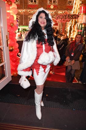 Iris Klein-Katzenberger - KATY™S X-MAS WONDERLAND by Kate Merlan in der Wolkenburg Eventlocation in Köln am 02.12.2025