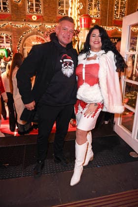 Iris Klein-Katzenberger mit Freund Stefan Braun - KATY™S X-MAS WONDERLAND by Kate Merlan in der Wolkenburg Eventlocation in Köln am 02.12.2025