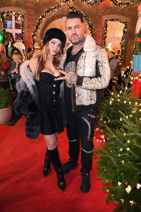 Cosimo Citiolo mit Freundin Nathalie Gaus - KATY™S X-MAS WONDERLAND by Kate Merlan in der Wolkenburg Eventlocation in Köln am 02.12.2025