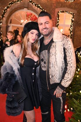 Cosimo Citiolo mit Freundin Nathalie Gaus - KATY™S X-MAS WONDERLAND by Kate Merlan in der Wolkenburg Eventlocation in Köln am 02.12.2025