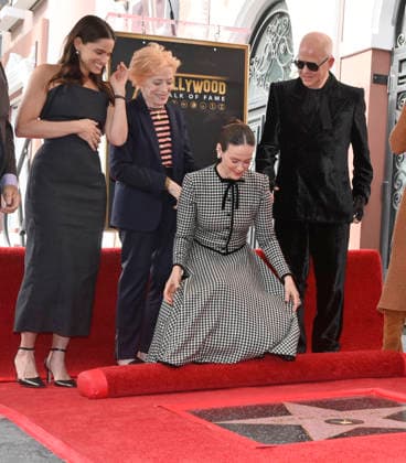 Actress Sarah Paulson (3rd-R) is joined by Amanda Peet, Holland Taylor and Ryan Murphy (L-R) during an unveiling ceremony honoring her with the 2,829th star on the Hollywood Walk of Fame in Los Angeles on Tuesday, December 2, 2025.  LAP2025120225 JIMxRUYMEN