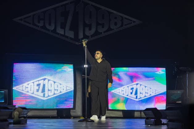 Music Concert - Coez - Live 2025 Silvano Albanese, aka Coez, performs on stage during his second concert at the Unipol Forum. during Coez - Live 2025, Music Concert in Milano, Italy, December 02 2025 Milano Unipol Forum Italy Copyright: xLucaxMichelix xLiveMediax LPM_2174518