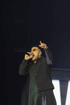 Music Concert - Coez - Live 2025 Silvano Albanese, aka Coez, performs on stage during his second concert at the Unipol Forum. during Coez - Live 2025, Music Concert in Milano, Italy, December 02 2025 Milano Unipol Forum Italy Copyright: xLucaxMichelix xLiveMediax LPM_2174544