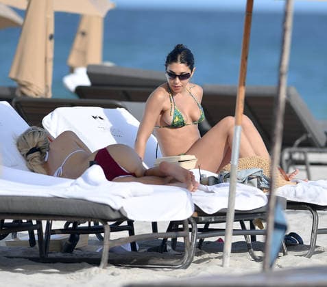 Chantel Jeffries and friend spotted sunbathing in Miami Beach during Art Basel Featuring: Chantel Jeffries Where: Miami, Florida, United States When: 02 Dec 2025 Credit: Robert O Neil INSTARimages EDITORIAL USE ONLY. NOT FOR USE BY NEWSPAPERS BASED IN THE UK. Copyright: xx instar55309631