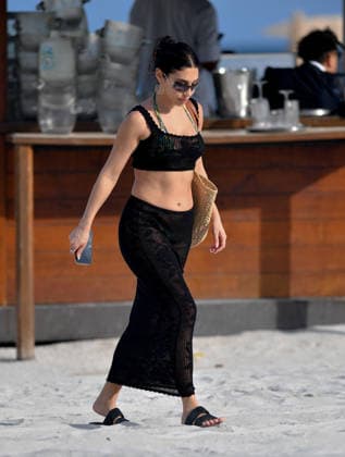 Chantel Jeffries and friend spotted sunbathing in Miami Beach during Art Basel Featuring: Chantel Jeffries Where: Miami, Florida, United States When: 02 Dec 2025 Credit: Robert O Neil INSTARimages EDITORIAL USE ONLY. NOT FOR USE BY NEWSPAPERS BASED IN THE UK. Copyright: xx instar55309643