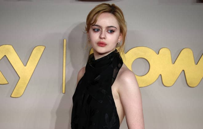 December 2, 2025, London, United Kingdom: Viola Prettejohn attends the Amadeus World Premiere at the Odeon Luxe Leicester Square. London United Kingdom - ZUMAs197 20251202_aaa_s197_215 Copyright: xFredxDuvalx