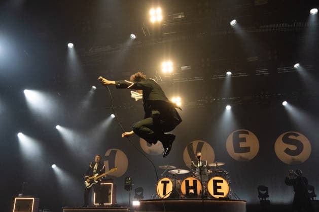 December 2, 2025, Frankfurt, Hesse, Germany: Lead singer Pelle Almqvist of the Swedish garage rock band The Hives performs during their concert in Frankfurt, Germany. Frankfurt Germany - ZUMAb332 20251202_zip_b332_013 Copyright: xMatiasxBasualdox