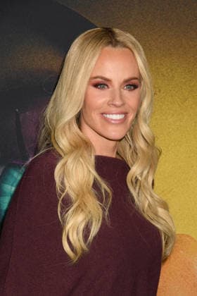 HOLLYWOOD, CALIFORNIA - DECEMBER 02: Jenny McCarthy at the Five Nights At Freddy s 2 premiere presented by Universal Pictures And Blumhouse at TCL Chinese Theatre on December 02, 2025 in Hollywood, California Copyright: xJeffreyxMayerx xMediaPunchx