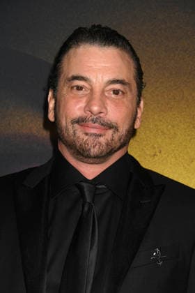 HOLLYWOOD, CALIFORNIA - DECEMBER 02: Skeet Ulrich at the Five Nights At Freddy s 2 premiere presented by Universal Pictures And Blumhouse at TCL Chinese Theatre on December 02, 2025 in Hollywood, California Copyright: xJeffreyxMayerx xMediaPunchx