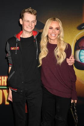 HOLLYWOOD, CALIFORNIA - DECEMBER 02: Evan Asher and Jenny McCarthy at the Five Nights At Freddy s 2 premiere presented by Universal Pictures And Blumhouse at TCL Chinese Theatre on December 02, 2025 in Hollywood, California Copyright: xJeffreyxMayerx xMediaPunchx