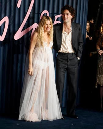 The Fashion Awards 2025 at the Royal Albert Hall in Kensington, London - 01 Dec 2025 Sienna Miller and Oli Green attend The Fashion Awards 2025 at the Royal Albert Hall in Kensington, London. London United Kingdom Copyright: xCatxMorleyx xSOPAxImagesx Cat Morley_FA2025_Sienna Miller and Oli Green_30803