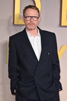 Paul Bettany attends Amadeus World Premiere at Odeon Luxe Leicester Square in London, England. UK. Tuesday 2nd December 2025 Copyright: xJamesxWarrenx ae17p281