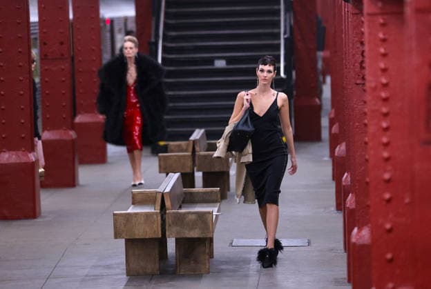 Vittoria Ceretti On The Catwalk Chanel - NYC Vittoria Ceretti walks the runway during the Chanel Metiers D Art Show 2026 in New York on December 2, 2025. Photo by Charles Guerin ABACAPRESS.COM New York City NY United States  Copyright: xGuerinxCharles ABACAx