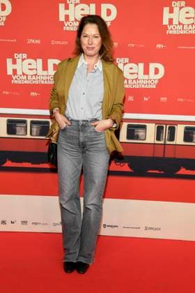 ABBberlin: Sandrine Mittelstaedt zu Gast auf dem rioten Teppich bei der Kino Weltpremiere des Films DER HELD VOM BAHNHOF FRIEDRICHSTRASSE im Delphi Filmpalast Berlin am 02.12.2025 Berlin Deutschland
