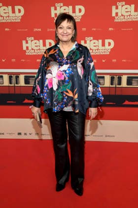 ABBberlin: Heike Hanold-Lynch zu Gast auf dem rioten Teppich bei der Kino Weltpremiere des Films DER HELD VOM BAHNHOF FRIEDRICHSTRASSE im Delphi Filmpalast Berlin am 02.12.2025 Berlin Deutschland