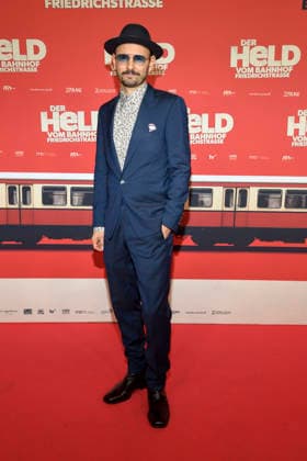 ABBberlin: Leon Ullrich zu Gast auf dem roten Teppich bei der Kino Weltpremiere des Films DER HELD VOM BAHNHOF FRIEDRICHSTRASSE im Delphi Filmpalast Berlin am 02.12.2025 Berlin Deutschland