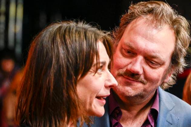 ABBberlin: Christiane Paul mit Charly Hübner Huebner Schauspieler zu Gast auf dem roten Teppich bei der Kino Weltpremiere des Films DER HELD VOM BAHNHOF FRIEDRICHSTRASSE im Delphi Filmpalast Berlin am 02.12.2025 Berlin Deutschland