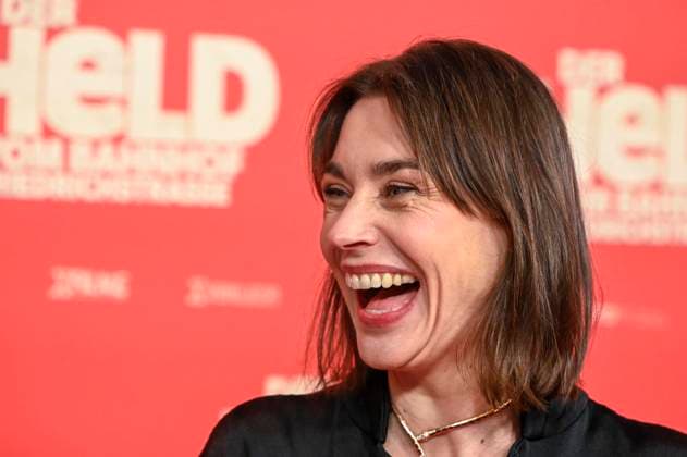 ABBberlin: Christiane Paul Schauspielerin zu Gast auf dem roten Teppich bei der Kino Weltpremiere des Films DER HELD VOM BAHNHOF FRIEDRICHSTRASSE im Delphi Filmpalast Berlin am 02.12.2025 Berlin Deutschland