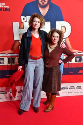 Adina Vetter und Adriana Altaras bei der Premiere von DER HELD VOM BAHNHOF FRIEDRICHSTRASSE im Delphi Filmpalast in Berlin 02.12.2025