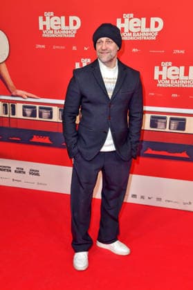 Juergen Vogel bei der Premiere von DER HELD VOM BAHNHOF FRIEDRICHSTRASSE im Delphi Filmpalast in Berlin 02.12.2025
