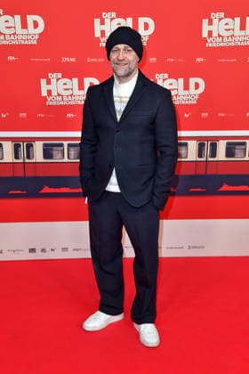 Juergen Vogel bei der Premiere von DER HELD VOM BAHNHOF FRIEDRICHSTRASSE im Delphi Filmpalast in Berlin 02.12.2025