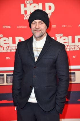 Juergen Vogel bei der Premiere von DER HELD VOM BAHNHOF FRIEDRICHSTRASSE im Delphi Filmpalast in Berlin 02.12.2025