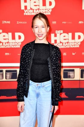 Helena Landau bei der Premiere von DER HELD VOM BAHNHOF FRIEDRICHSTRASSE im Delphi Filmpalast in Berlin 02.12.2025