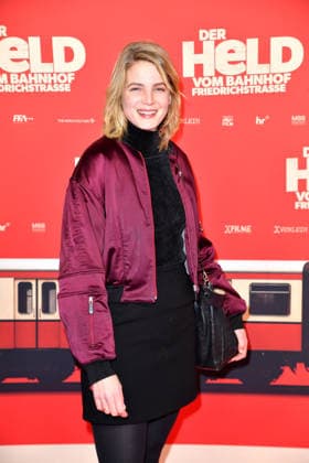 Rike Schmid bei der Premiere von DER HELD VOM BAHNHOF FRIEDRICHSTRASSE im Delphi Filmpalast in Berlin 02.12.2025