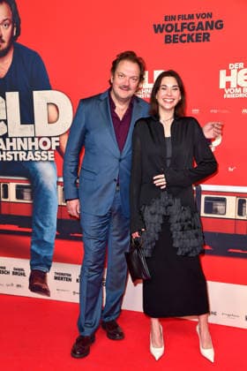 Charly Hübner und Christiane Paul bei der Premiere von DER HELD VOM BAHNHOF FRIEDRICHSTRASSE im Delphi Filmpalast in Berlin 02.12.2025