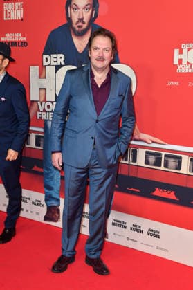 Charly Hübner bei der Premiere von DER HELD VOM BAHNHOF FRIEDRICHSTRASSE im Delphi Filmpalast in Berlin 02.12.2025