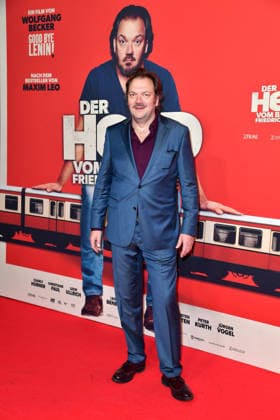 Charly Hübner bei der Premiere von DER HELD VOM BAHNHOF FRIEDRICHSTRASSE im Delphi Filmpalast in Berlin 02.12.2025