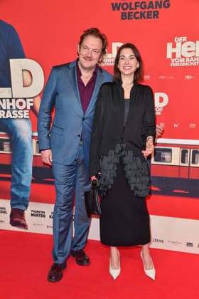 Charly Hübner und Christiane Paul bei der Premiere von DER HELD VOM BAHNHOF FRIEDRICHSTRASSE im Delphi Filmpalast in Berlin 02.12.2025