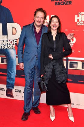 Charly Hübner und Christiane Paul bei der Premiere von DER HELD VOM BAHNHOF FRIEDRICHSTRASSE im Delphi Filmpalast in Berlin 02.12.2025