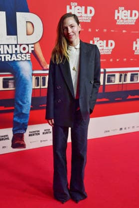 Katharina Schuettler bei der Premiere von DER HELD VOM BAHNHOF FRIEDRICHSTRASSE im Delphi Filmpalast in Berlin 02.12.2025