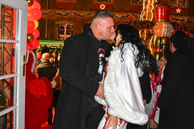 ABBkoeln:Iris Klein-Katzenberger und Stefan Braun Reality-TV-Paar Weihnachhtskleid zu Gast auf Katys X Mas Wonderland Weihnachts Party in der Wolkenburg am 02.12.2025 in Koeln NRW Deutschland